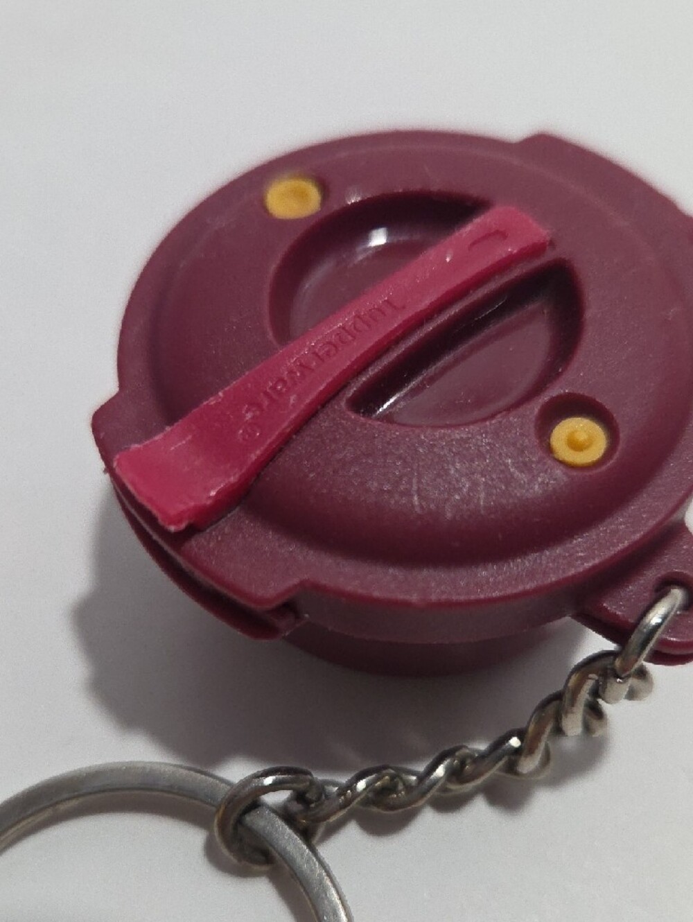 Mini Tupperware Container Keychain - Picture 4 of 4